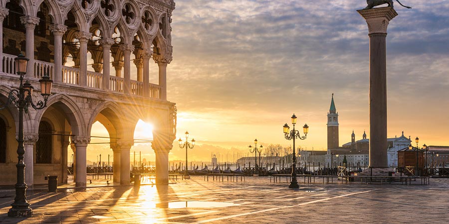A tour and time to explore Venice